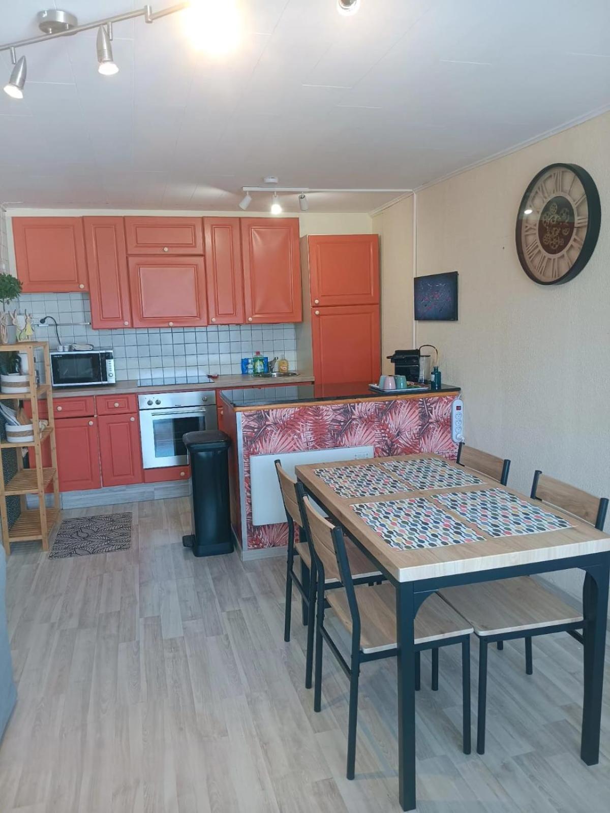 3 - 3 Ambiances - Confort - Piscine Ouvert En Juillet Aout