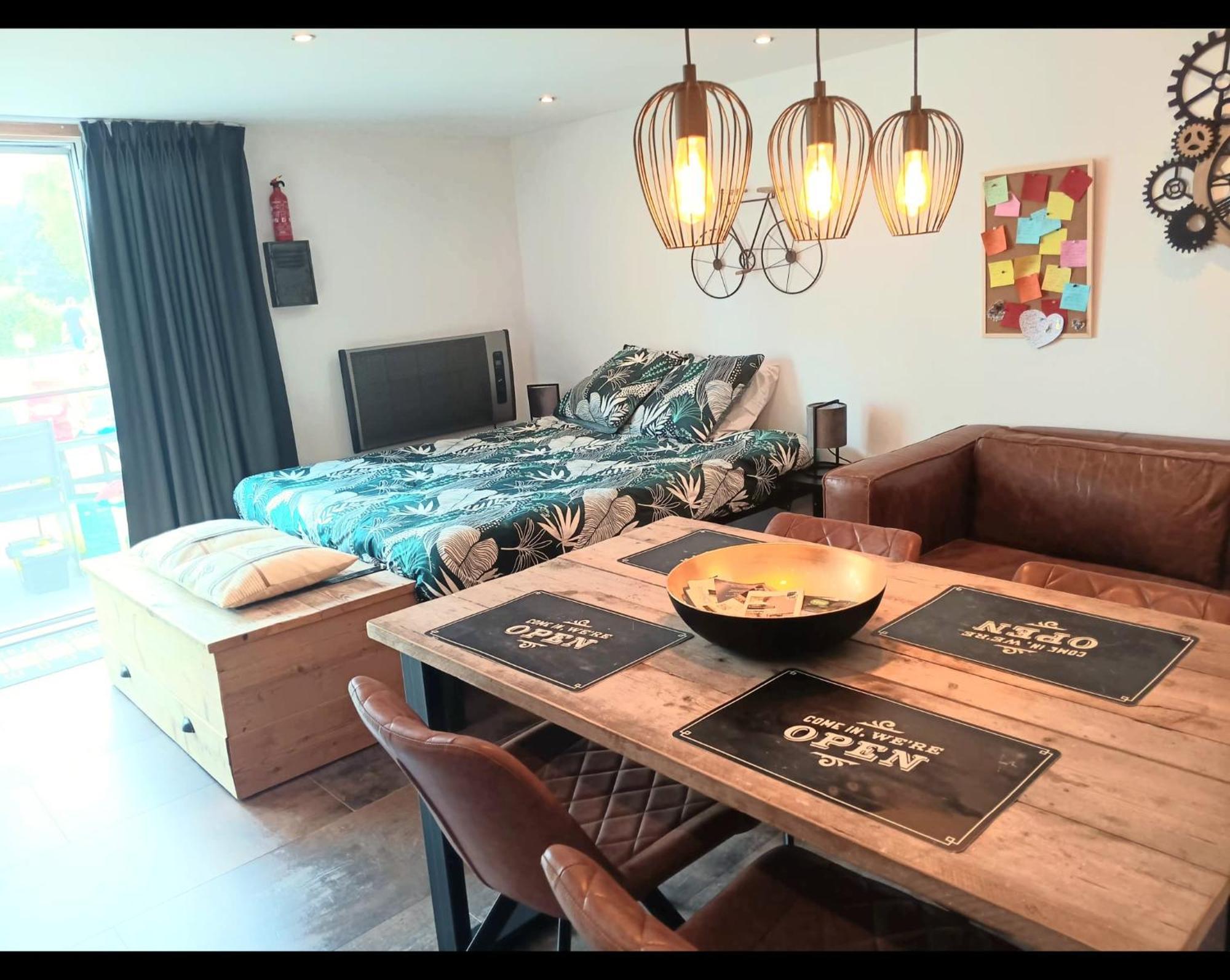 3 - 3 Ambiances - Confort - Piscine Ouverte Han-sur-Lesse